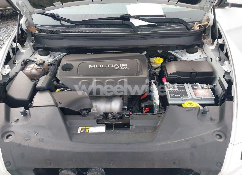 Photo 10 of 2016 Jeep Cherokee LIMITED (VIN 1C4PJLDB6GW184229)