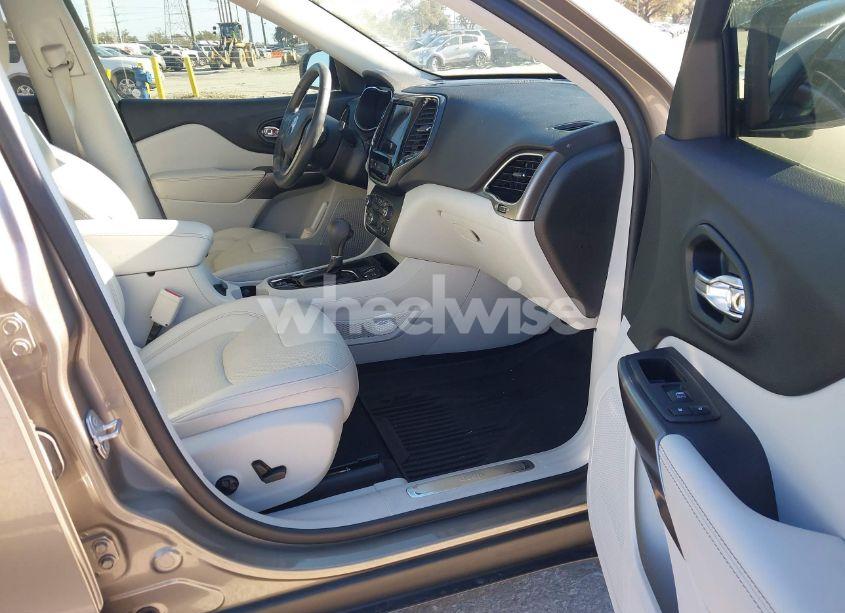 Photo 5 of 2019 Jeep Cherokee LIMITED FWD (VIN 1C4PJLDB6KD325076)