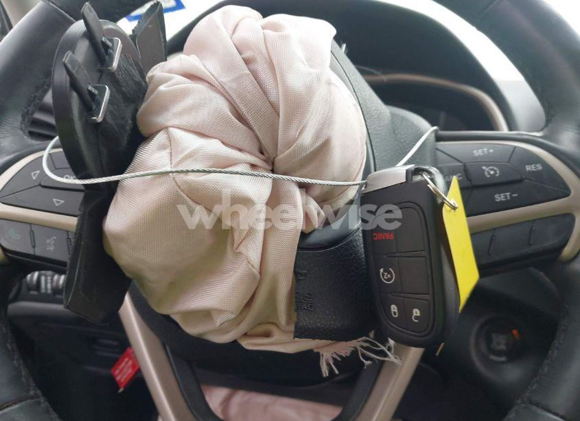 Photo 11 of 2015 Jeep Cherokee LIMITED (VIN 1C4PJLDB7FW732964)