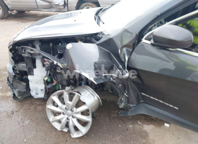 Photo 6 of 2015 Jeep Cherokee LIMITED (VIN 1C4PJLDB7FW732964)