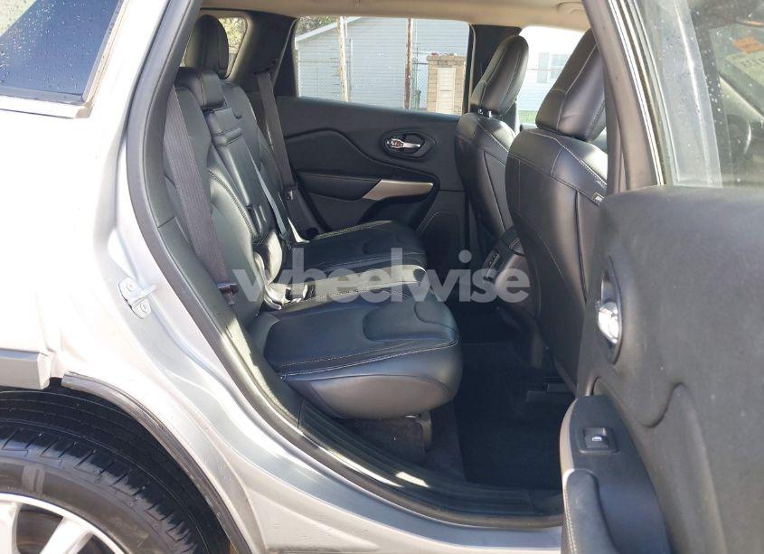 Photo 8 of 2017 Jeep Cherokee LIMITED FWD (VIN 1C4PJLDB7HW641972)