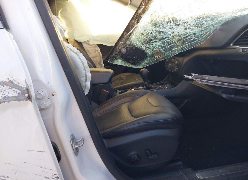 Photo 5 of 2020 Jeep Cherokee LIMITED FWD (VIN 1C4PJLDB7LD524882)