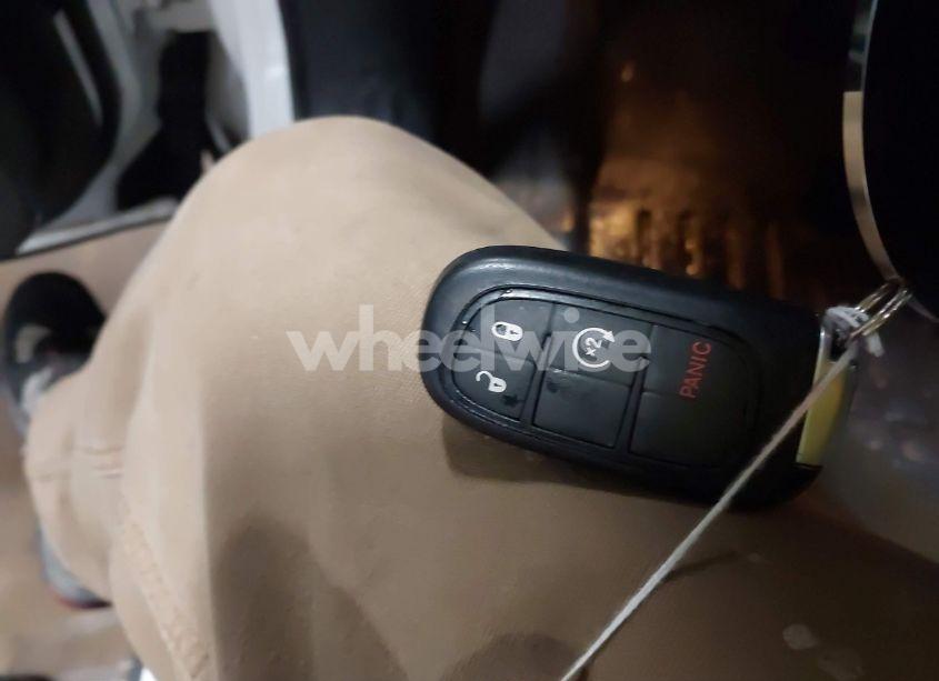 Photo 11 of 2016 Jeep Cherokee LIMITED (VIN 1C4PJLDB8GW217618)