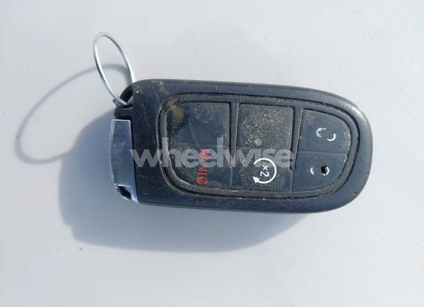 Photo 11 of 2016 Jeep Cherokee LIMITED (VIN 1C4PJLDB8GW233284)