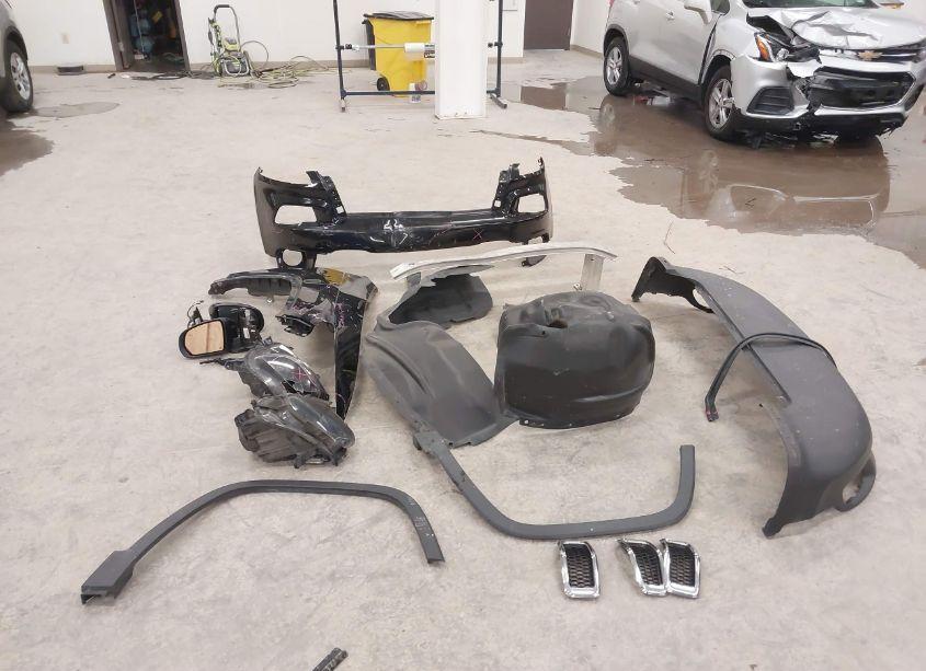 Photo 12 of 2018 Jeep Cherokee LIMITED FWD (VIN 1C4PJLDB8JD577409)