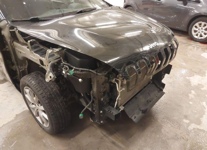 Photo 18 of 2018 Jeep Cherokee LIMITED FWD (VIN 1C4PJLDB8JD577409)