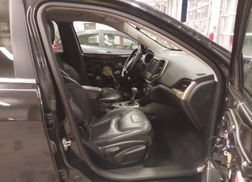 Photo 5 of 2018 Jeep Cherokee LIMITED FWD (VIN 1C4PJLDB8JD577409)