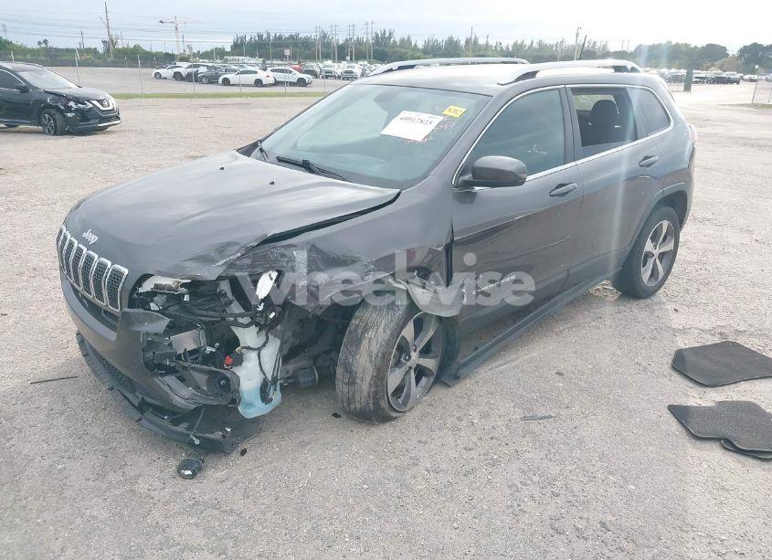 Photo 2 of 2019 Jeep Cherokee LIMITED FWD (VIN 1C4PJLDB8KD450547)