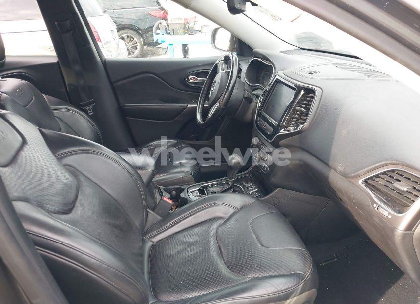 Photo 5 of 2019 Jeep Cherokee LIMITED FWD (VIN 1C4PJLDB8KD450547)