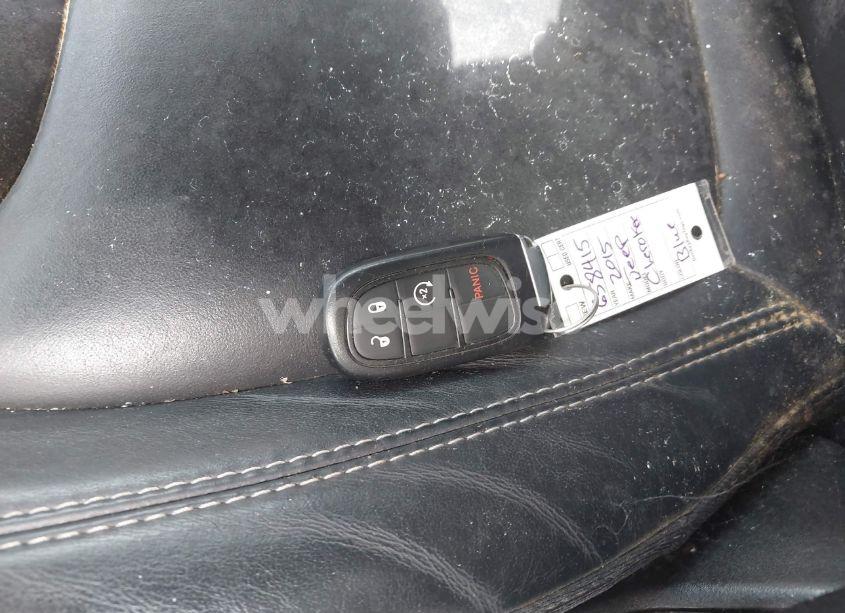 Photo 11 of 2015 Jeep Cherokee LIMITED (VIN 1C4PJLDB9FW658415)