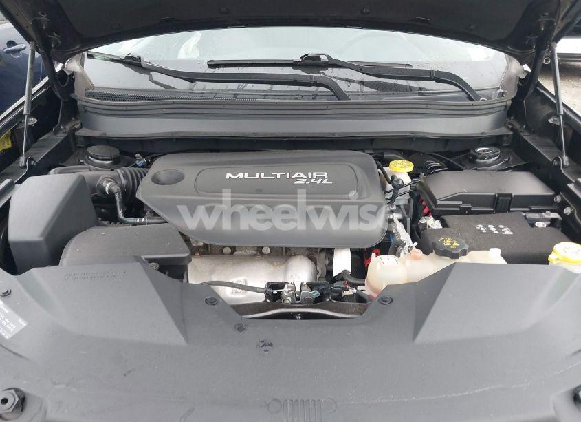 Photo 10 of 2019 Jeep Cherokee LIMITED FWD (VIN 1C4PJLDB9KD129214)