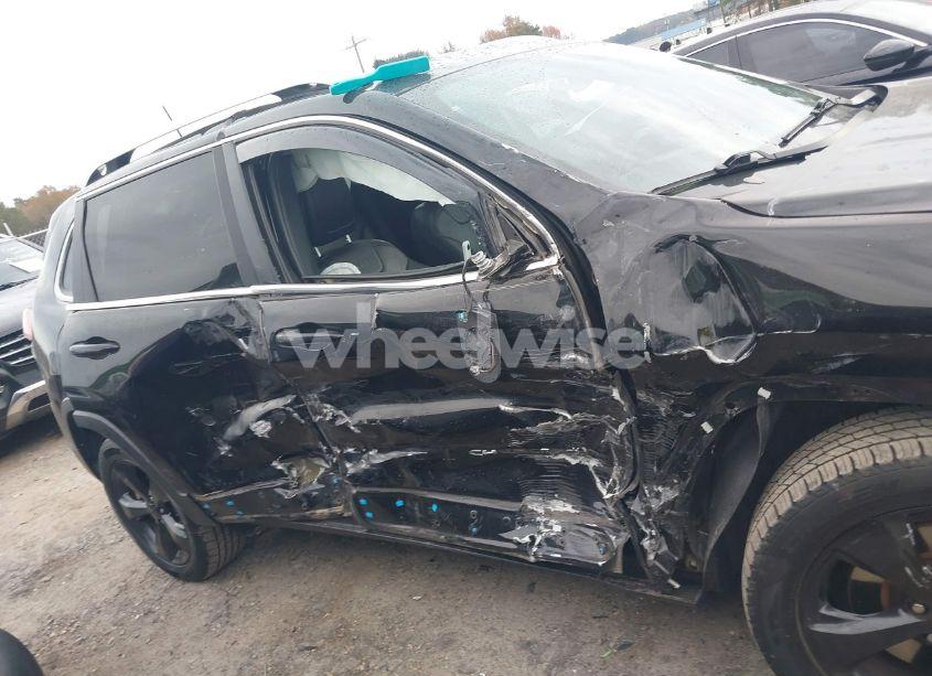 Photo 6 of 2019 Jeep Cherokee LIMITED FWD (VIN 1C4PJLDB9KD129214)