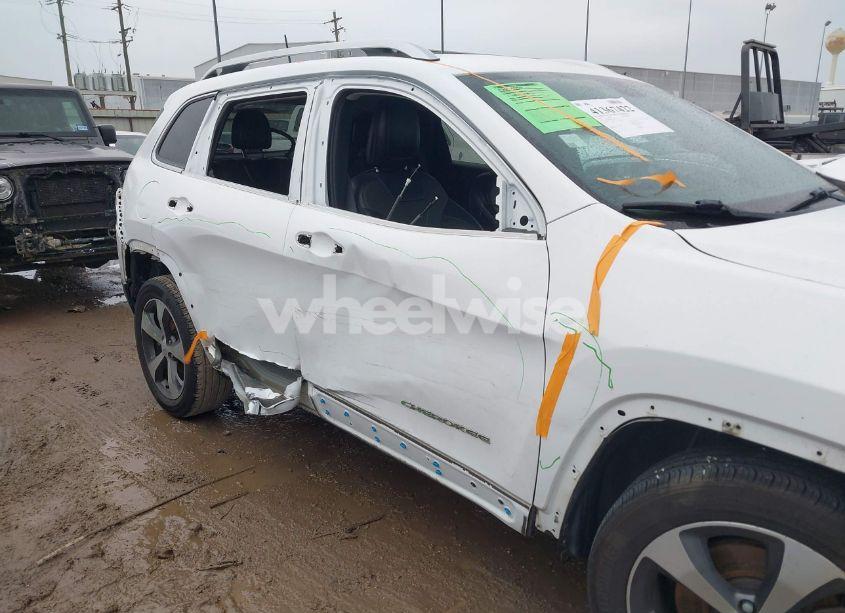 Photo 6 of 2019 Jeep Cherokee LIMITED FWD (VIN 1C4PJLDB9KD487820)