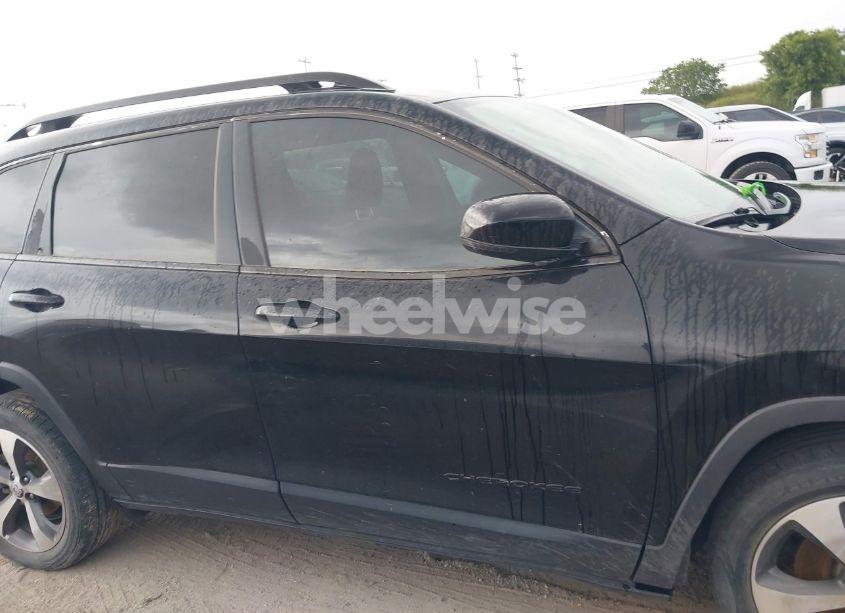 Photo 12 of 2020 Jeep Cherokee LIMITED FWD (VIN 1C4PJLDB9LD599972)