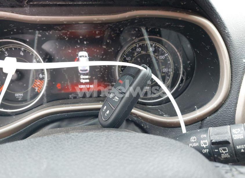 Photo 11 of 2015 Jeep Cherokee LIMITED (VIN 1C4PJLDBXFW747068)