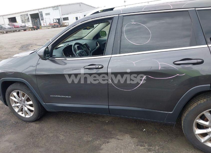 Photo 14 of 2016 Jeep Cherokee LIMITED (VIN 1C4PJLDBXGW211996)