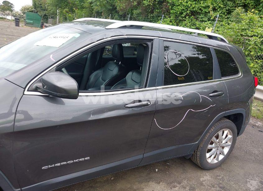 Photo 6 of 2016 Jeep Cherokee LIMITED (VIN 1C4PJLDBXGW211996)