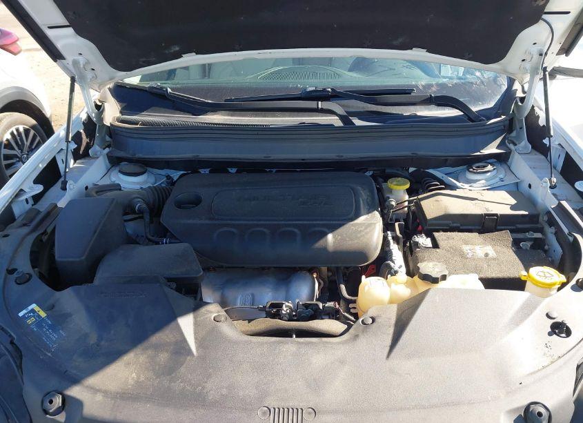 Photo 10 of 2019 Jeep Cherokee LIMITED FWD (VIN 1C4PJLDBXKD347789)