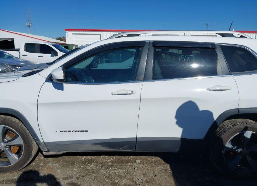 Photo 14 of 2019 Jeep Cherokee LIMITED FWD (VIN 1C4PJLDBXKD347789)