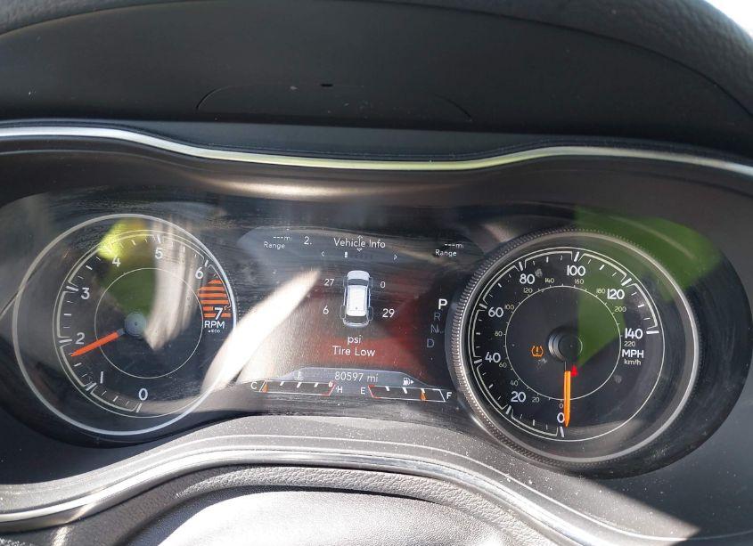 Photo 7 of 2019 Jeep Cherokee LIMITED FWD (VIN 1C4PJLDBXKD347789)