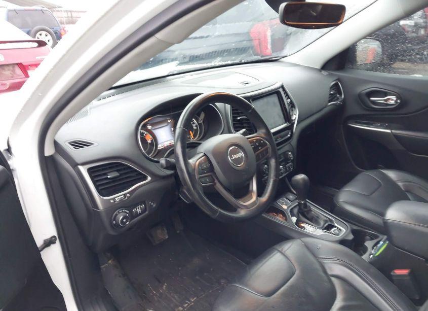 Photo 18 of 2019 Jeep Cherokee LIMITED FWD (VIN 1C4PJLDBXKD387127)