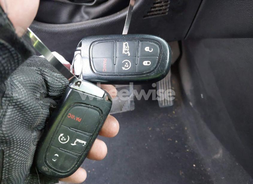 Photo 11 of 2019 Jeep Cherokee LIMITED FWD (VIN 1C4PJLDBXKD402970)