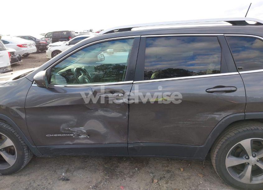 Photo 14 of 2019 Jeep Cherokee LIMITED FWD (VIN 1C4PJLDBXKD402970)