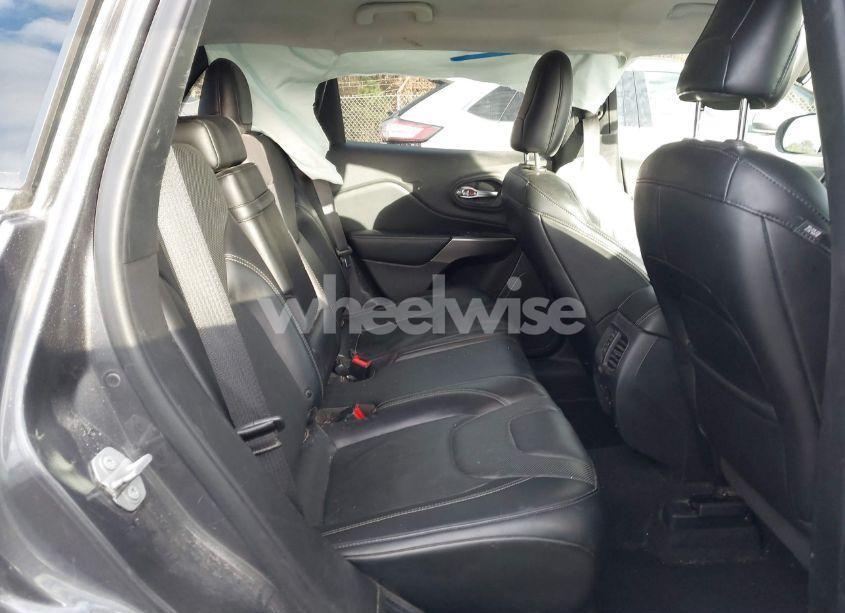 Photo 8 of 2019 Jeep Cherokee LIMITED FWD (VIN 1C4PJLDBXKD402970)