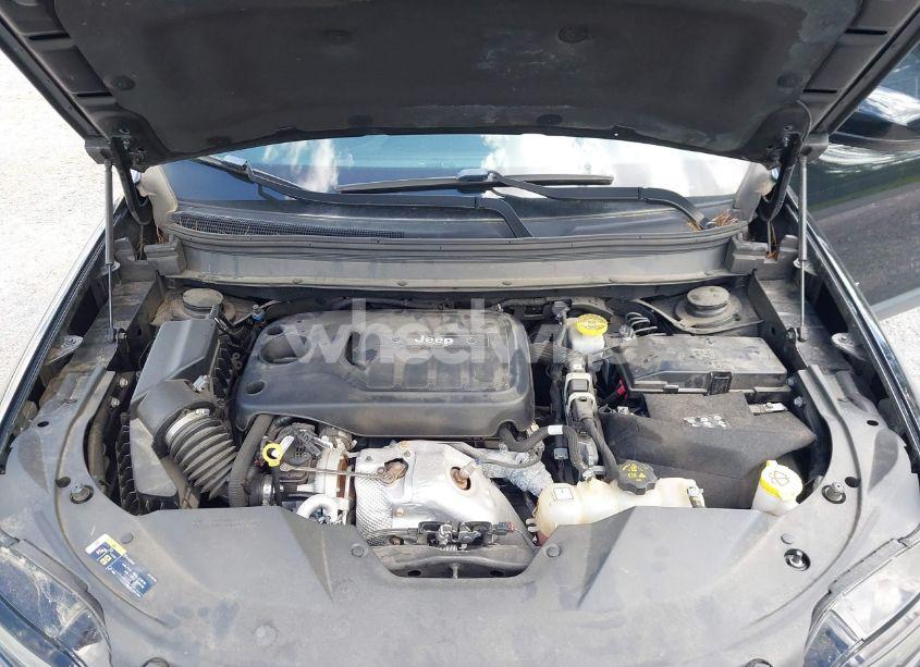 Photo 10 of 2019 Jeep Cherokee LIMITED FWD (VIN 1C4PJLDNXKD128289)