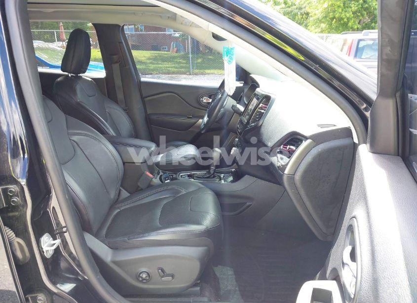 Photo 5 of 2019 Jeep Cherokee LIMITED FWD (VIN 1C4PJLDNXKD128289)