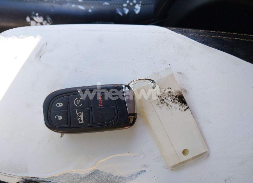 Photo 11 of 2015 Jeep Cherokee LIMITED (VIN 1C4PJLDS0FW628235)