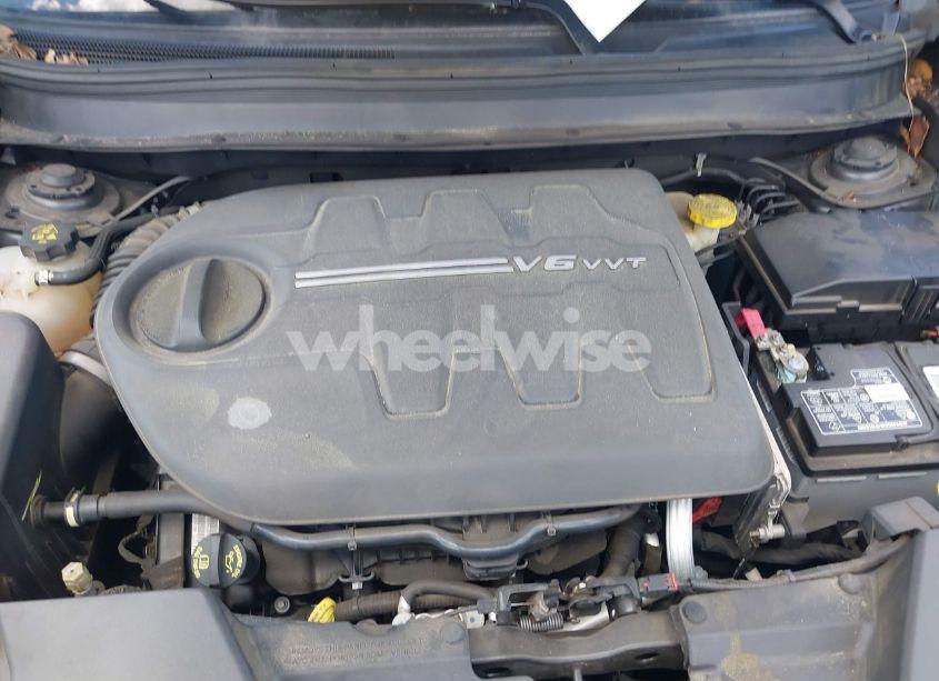 Photo 10 of 2015 Jeep Cherokee LIMITED (VIN 1C4PJLDS5FW602438)