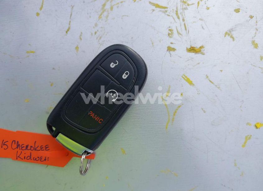 Photo 11 of 2015 Jeep Cherokee LIMITED (VIN 1C4PJLDS6FW701608)