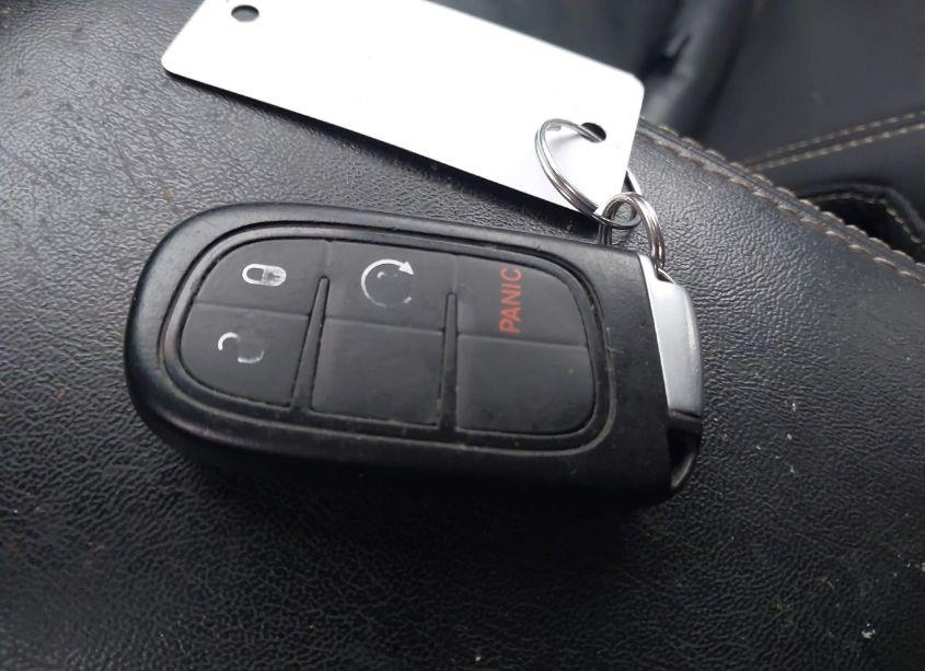 Photo 11 of 2015 Jeep Cherokee LIMITED (VIN 1C4PJLDS9FW553969)