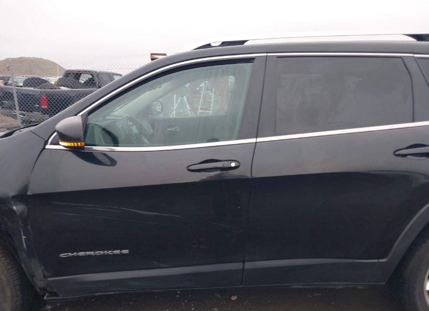 Photo 14 of 2015 Jeep Cherokee LIMITED (VIN 1C4PJLDS9FW553969)