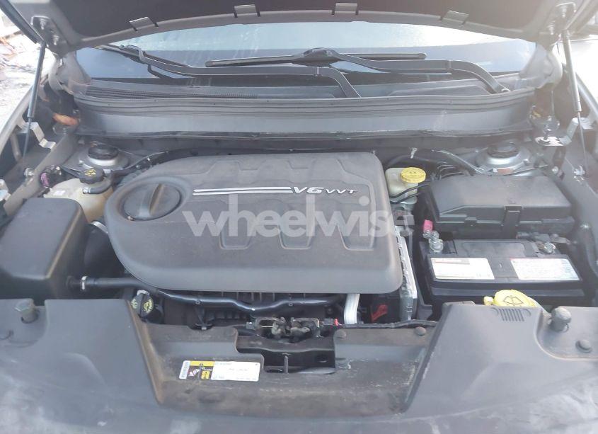 Photo 10 of 2015 Jeep Cherokee LIMITED (VIN 1C4PJLDS9FW553986)