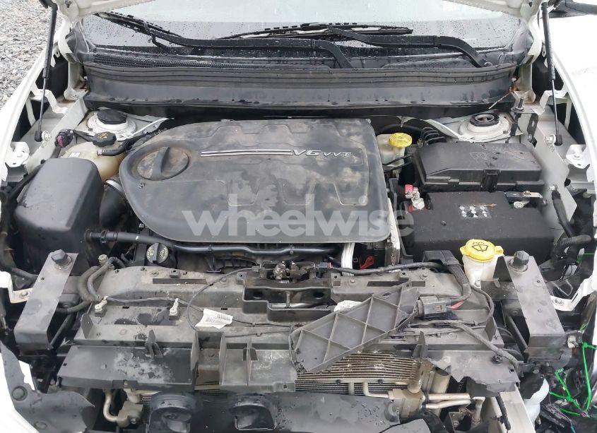 Photo 10 of 2017 Jeep Cherokee HIGH ALTITUDE FWD (VIN 1C4PJLDS9HW607080)