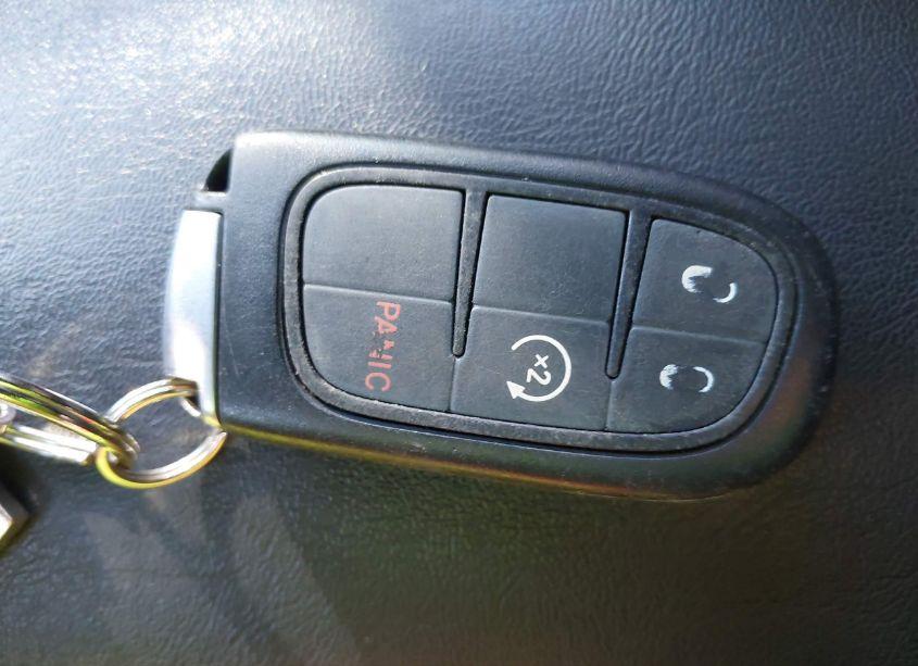 Photo 11 of 2015 Jeep Cherokee LIMITED (VIN 1C4PJLDSXFW670346)