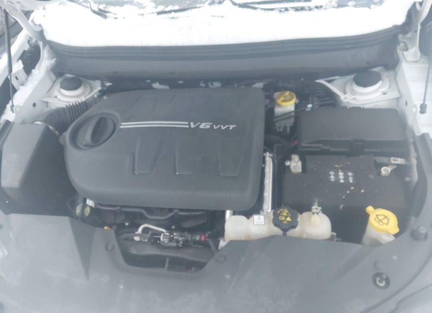 Photo 10 of 2019 Jeep Cherokee LIMITED FWD (VIN 1C4PJLDX2KD111049)