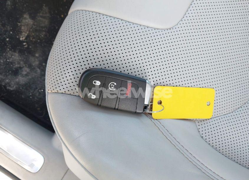 Photo 11 of 2019 Jeep Cherokee LIMITED FWD (VIN 1C4PJLDX2KD160333)