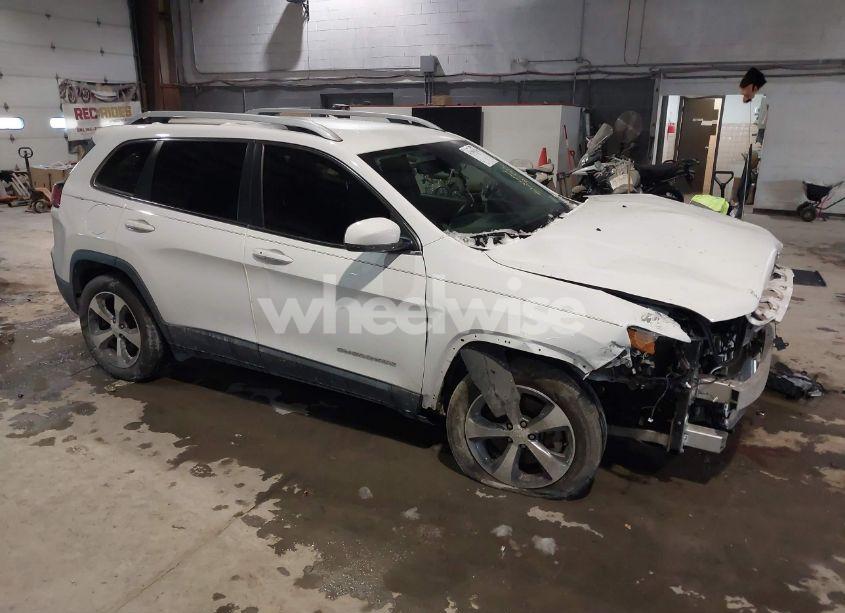 2019 Jeep Cherokee LIMITED FWD (VIN 1C4PJLDX3KD273160) main photo