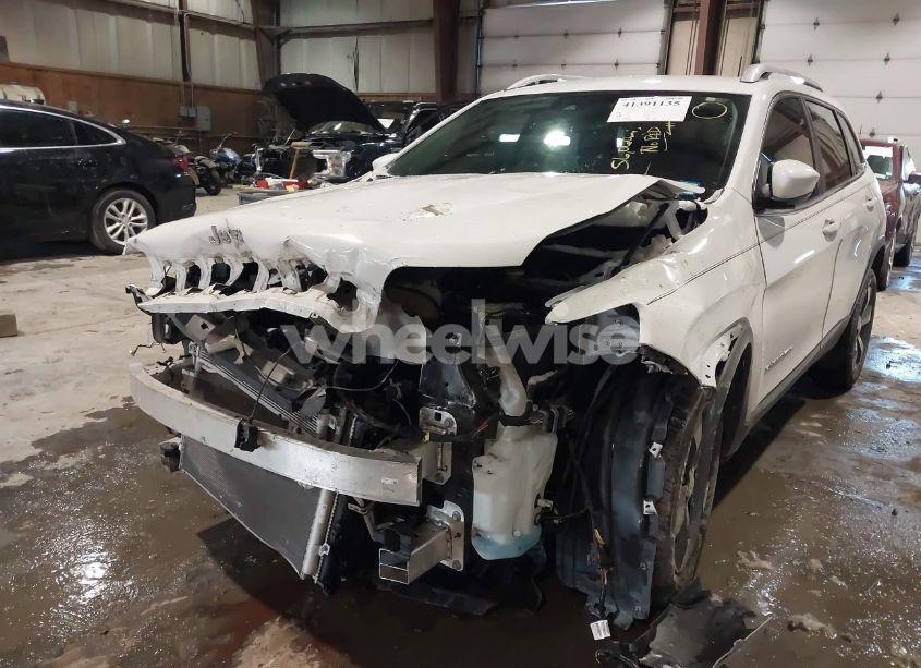 Photo 6 of 2019 Jeep Cherokee LIMITED FWD (VIN 1C4PJLDX3KD273160)