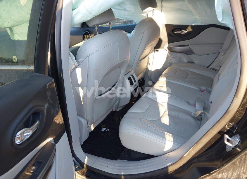 Photo 8 of 2019 Jeep Cherokee LIMITED FWD (VIN 1C4PJLDX4KD429111)