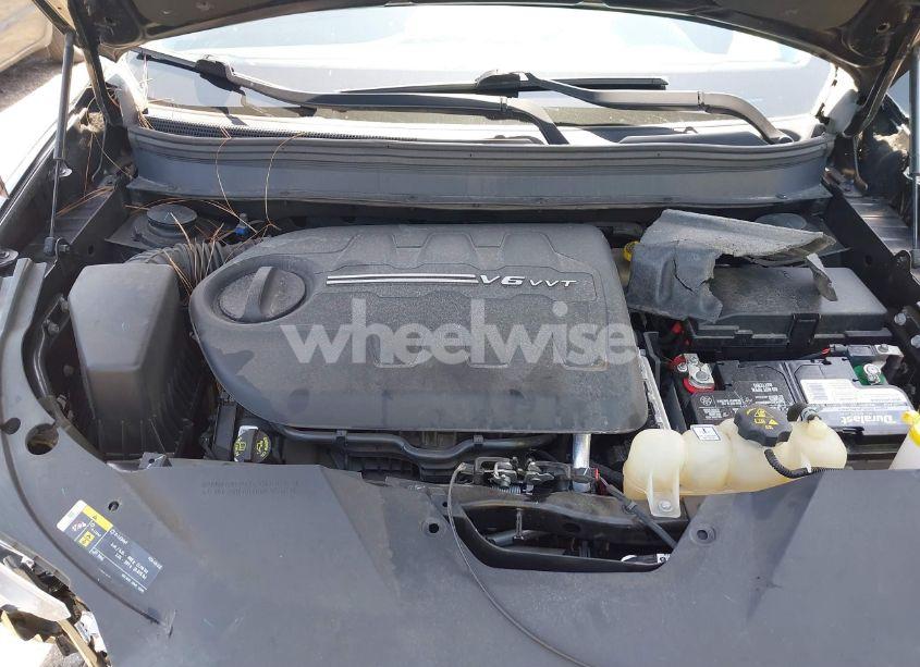 Photo 10 of 2019 Jeep Cherokee LIMITED FWD (VIN 1C4PJLDX4KD439914)