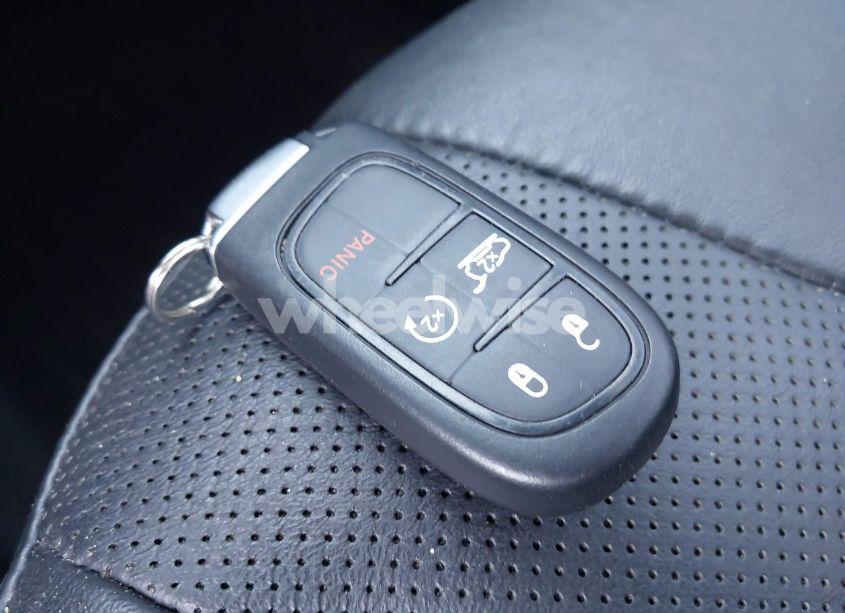 Photo 11 of 2019 Jeep Cherokee LIMITED FWD (VIN 1C4PJLDX4KD439914)