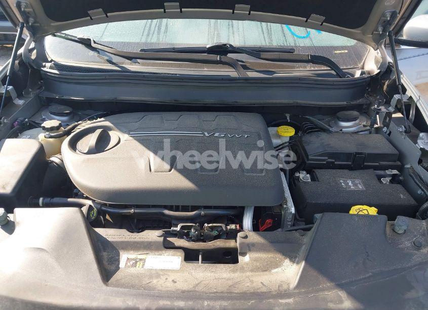 Photo 10 of 2018 Jeep Cherokee LIMITED FWD (VIN 1C4PJLDX5JD605632)