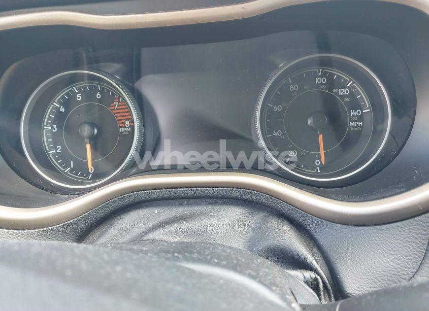 Photo 15 of 2018 Jeep Cherokee LIMITED FWD (VIN 1C4PJLDX5JD605632)