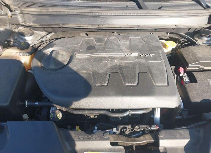 Photo 10 of 2016 Jeep Cherokee OVERLAND (VIN 1C4PJLJS3GW315685)