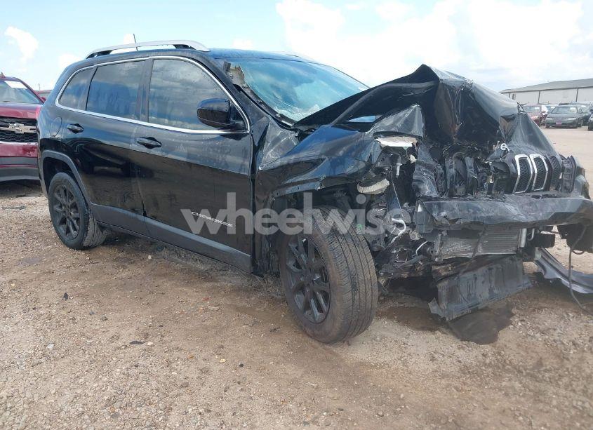 2018 Jeep Cherokee LATITUDE PLUS FWD (VIN 1C4PJLLB0JD511454) main photo