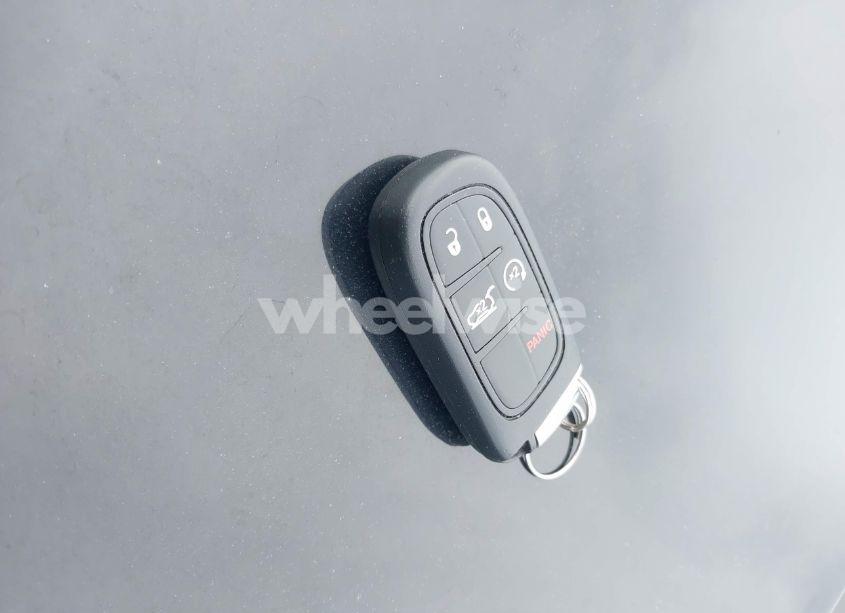 Photo 11 of 2018 Jeep Cherokee LATITUDE PLUS FWD (VIN 1C4PJLLB0JD511454)